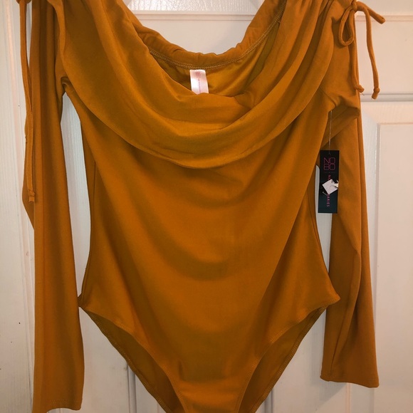 Beautiful yellow bodysuit. - Picture 4 of 5